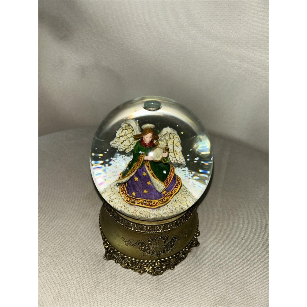 Music angel snow globe